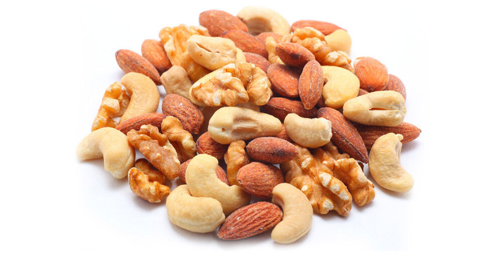 A mix of nuts and cashews that are rich in vitamin-e.